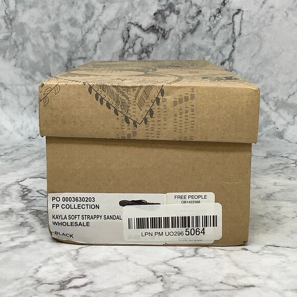 Free People Size 38.5 Black Kayla Soft Leather Strappy Flat Sandals N22-3 - Picture 8 of 9